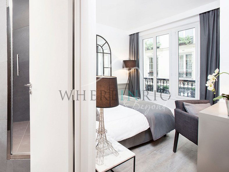 3-bedroom apartment in Paris