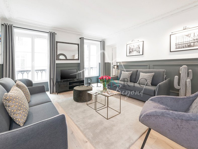 3-bedroom apartment near the Louvre, Paris