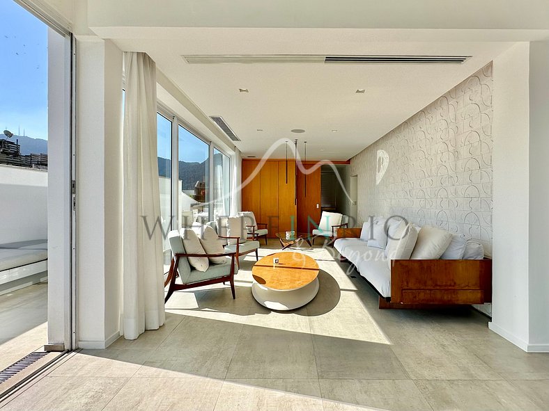 4-Bedroom Duplex Penthouse in Ipanema