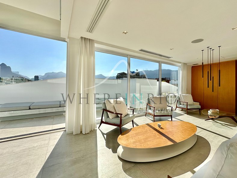 4-Bedroom Duplex Penthouse in Ipanema