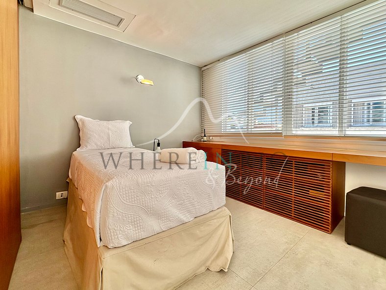 4-Bedroom Duplex Penthouse in Ipanema