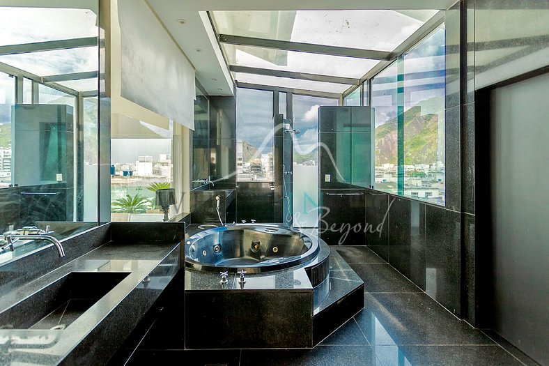 5-bedroom ocean-view penthouse in Copacabana