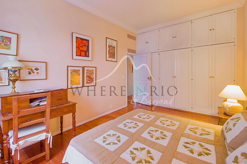 Apartment with sea view and 2 bedrooms for rent in Ipanema