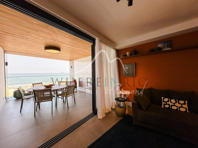 Beachfront apartment in Copacabana for season