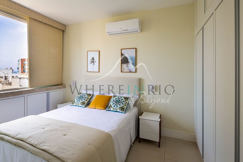 Beautiful apartment just one block from the beach of Ipanema