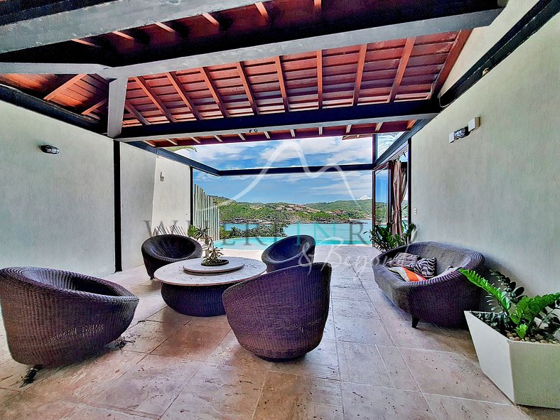 Beautiful beachfront villa with pool for rent in Búzios