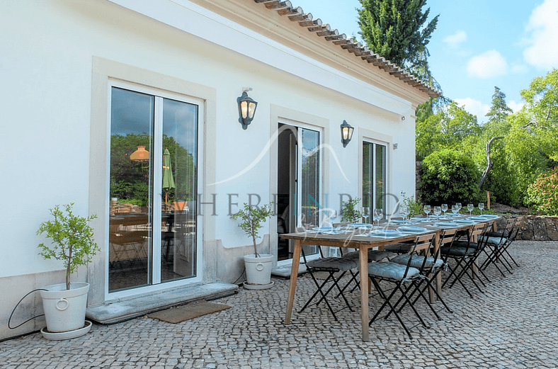 Beautiful Estate with Four Houses in Arrábida