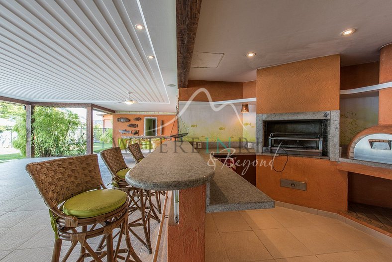 Beautiful home with private beach in Angra