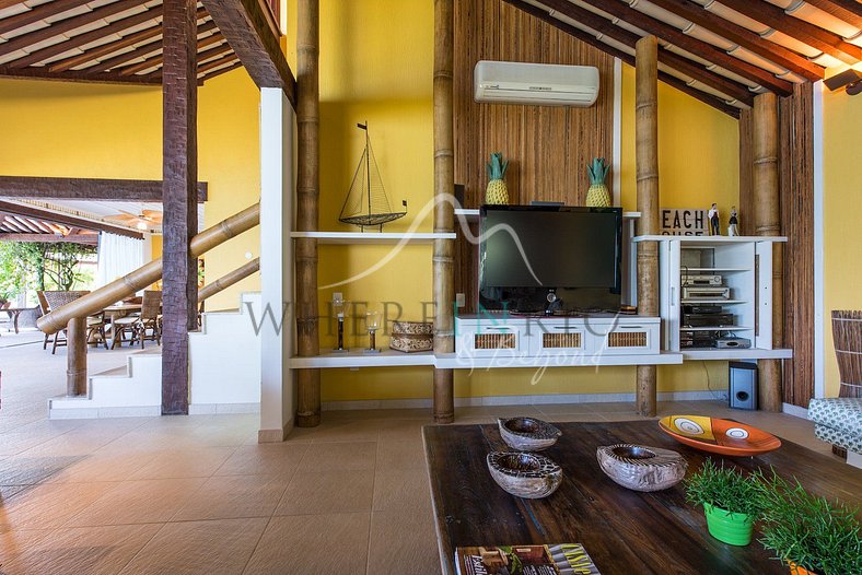 Beautiful home with private beach in Angra