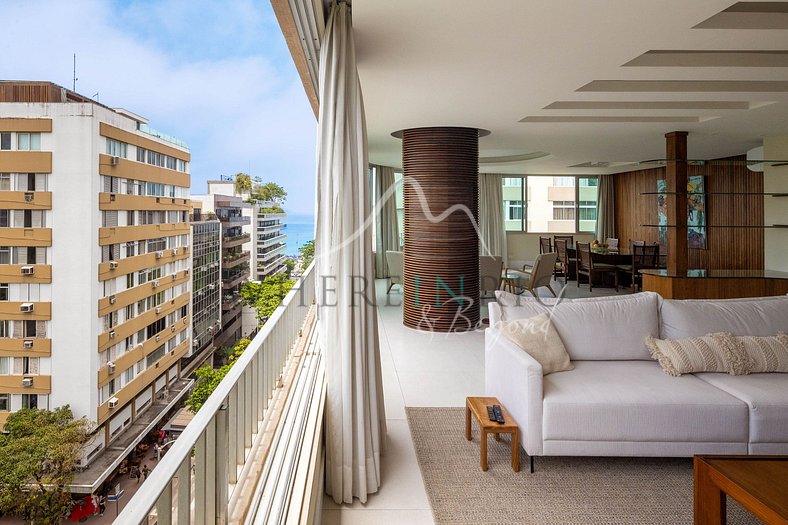 Bel appartement à un pâté de maisons de la plage d'Ipanema.