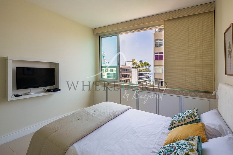 Bel appartement à un pâté de maisons de la plage d'Ipanema.