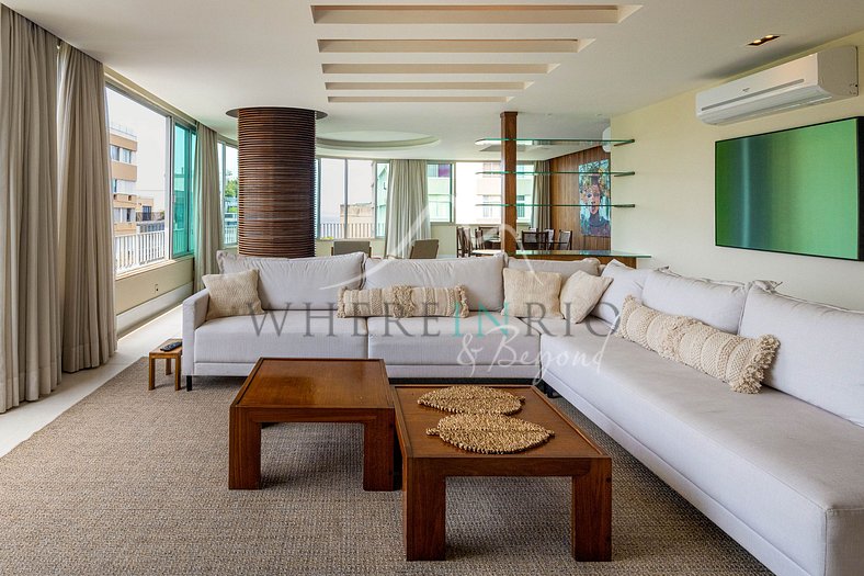 Bel appartement à un pâté de maisons de la plage d'Ipanema.