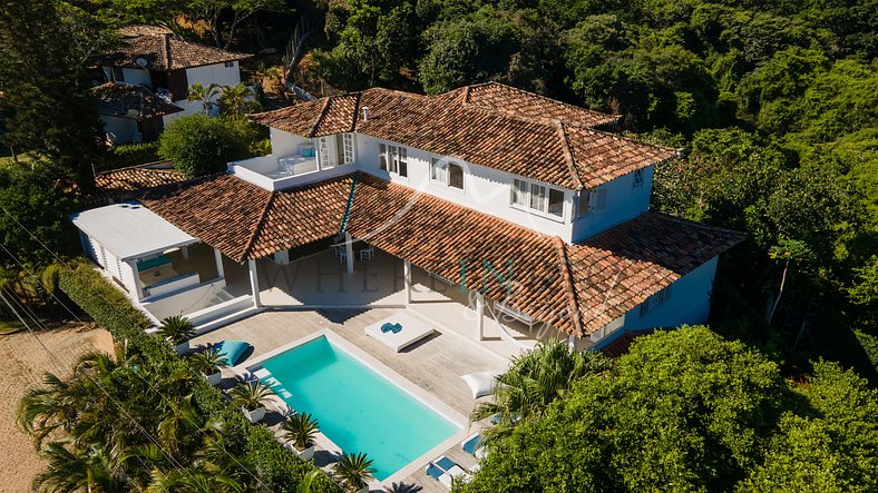 Belle maison avec 5 suites et piscine à Búzios