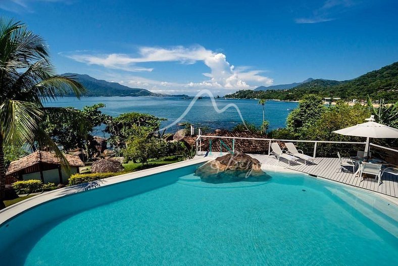 Casa con vista al mar en Ilhabela para alquiler de temporada