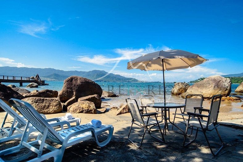 Casa con vista al mar en Ilhabela para alquiler de temporada