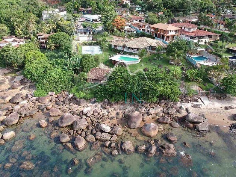 Casa con vista al mar en Ilhabela para alquiler de temporada