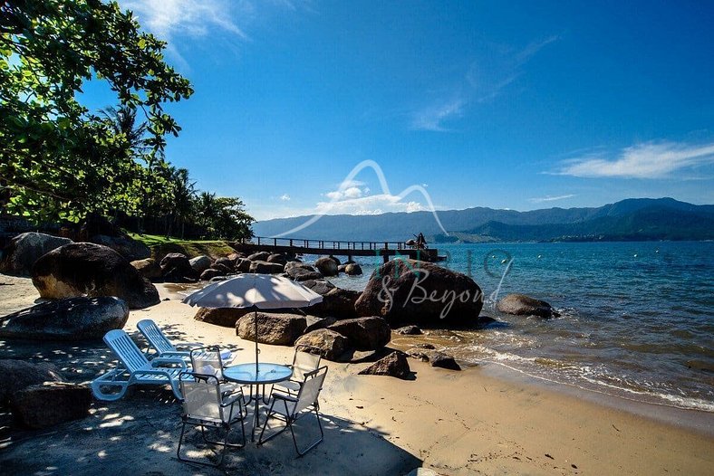 Casa con vista al mar en Ilhabela para alquiler de temporada