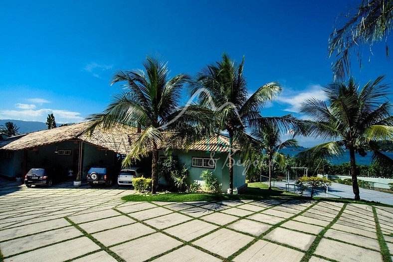 Casa con vista al mar en Ilhabela para alquiler de temporada