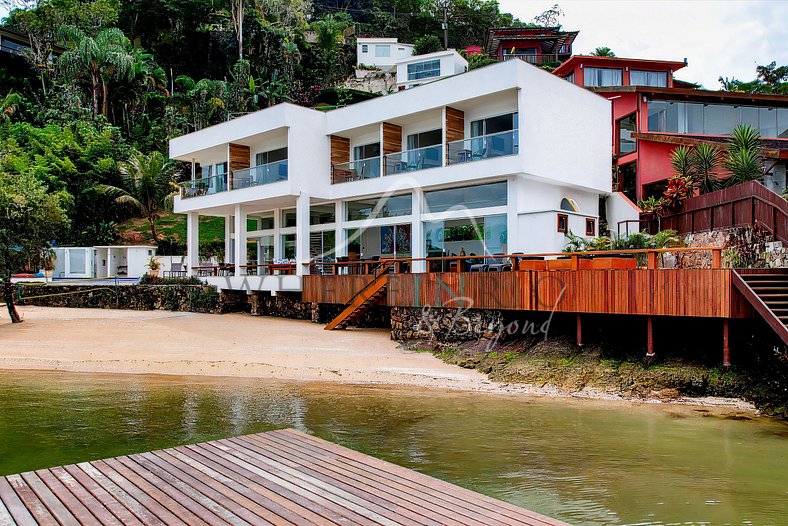 Casa de Alta Gama en Alquiler en Angra dos Reis