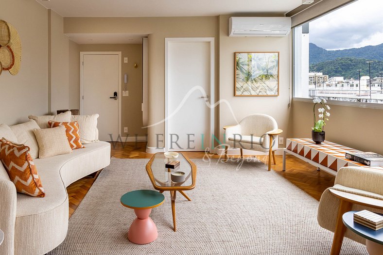 Charming Apartment for Seasonal Rental in Leblon