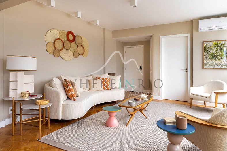 Charming Apartment for Seasonal Rental in Leblon