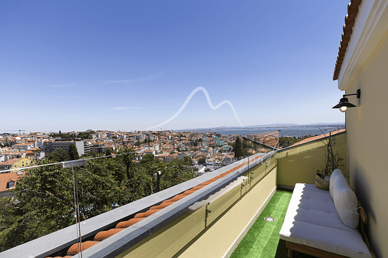 Duplex Apartment with view of the Tagus River