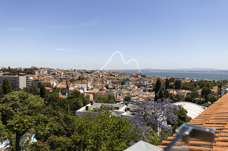 Duplex Apartment with view of the Tagus River