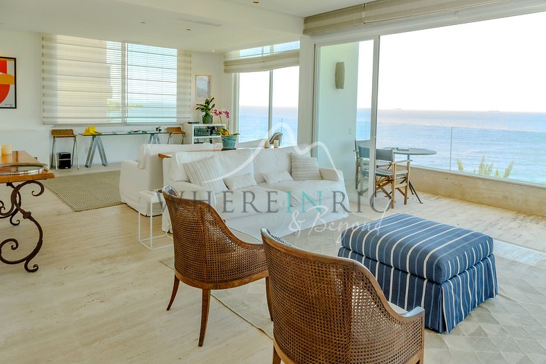 Duplex Penthouse with Sea View and Balcony in Arpoador