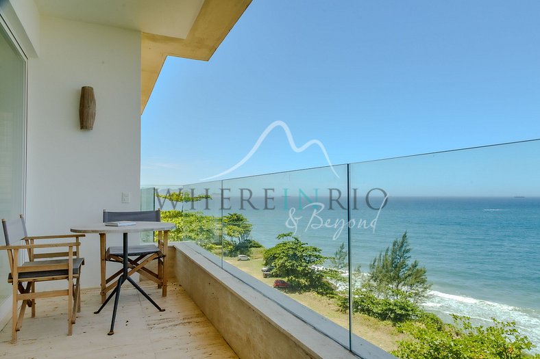 Duplex Penthouse with Sea View and Balcony in Arpoador