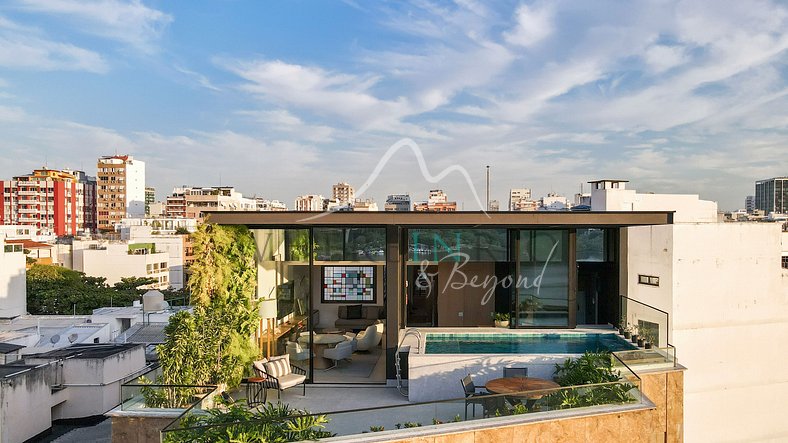 Gorgeous rooftop with pool and a splendid view