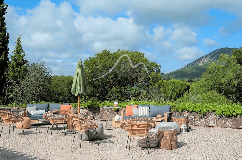 Hermosa finca con cuatro casas en Arrábida