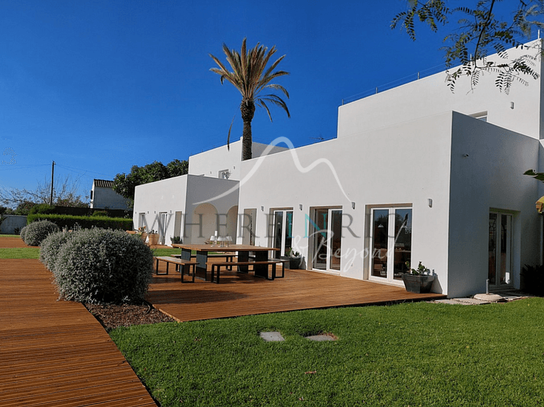 Hermosa Villa con Vistas al Océano en Tavira