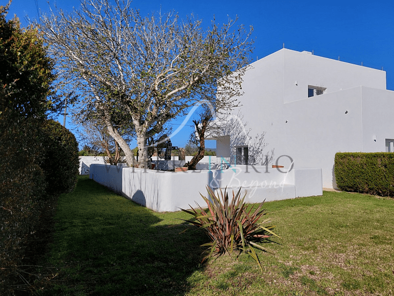 Hermosa Villa con Vistas al Océano en Tavira