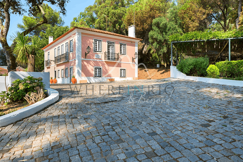 Hermosa y Aislada Villa con Jardín y Piscina