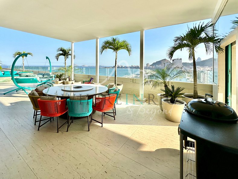 High-end beachfront penthouse in Copacabana