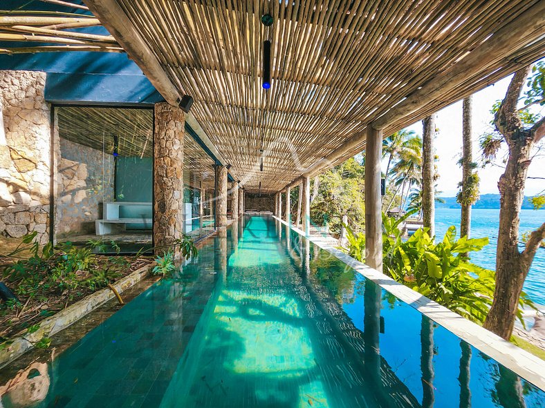 House with pool on a paradise island in Angra dos Reis for v