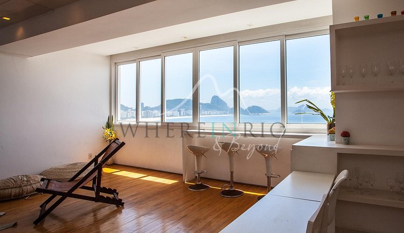 Luxurious vacation penthouse in Copacabana