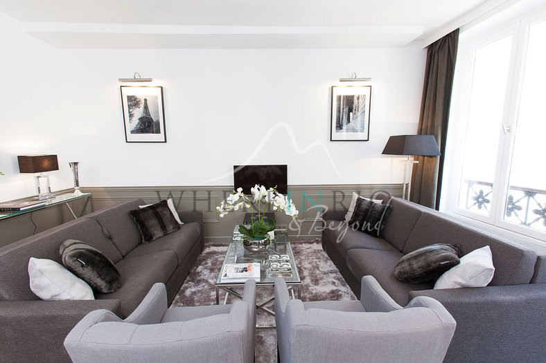 Luxury 3-bedroom apartment in Paris