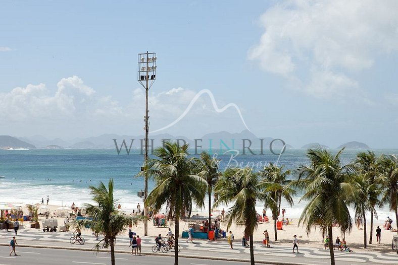 Luxury apartment with beach view in Copacabana