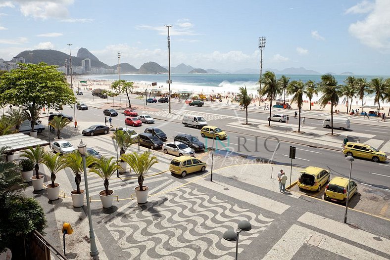 Luxury apartment with beach view in Copacabana