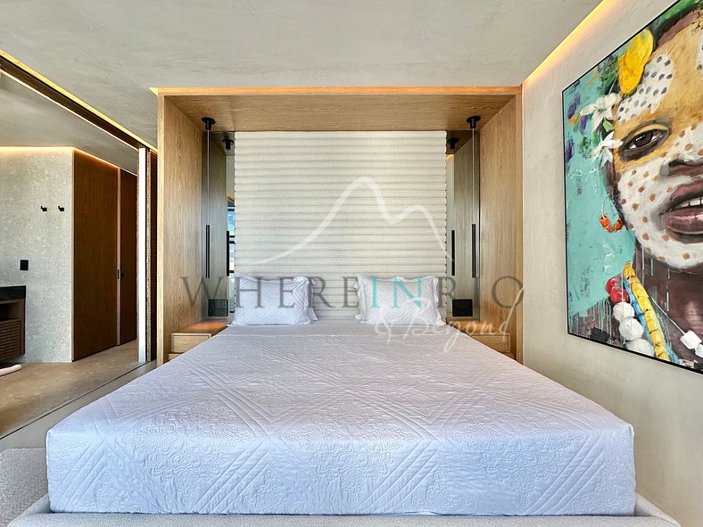 Luxury apartment with ocean view in Ipanema