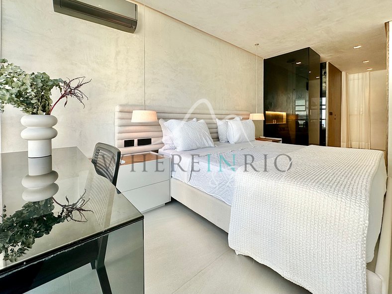 Luxury apartment with ocean view in Ipanema