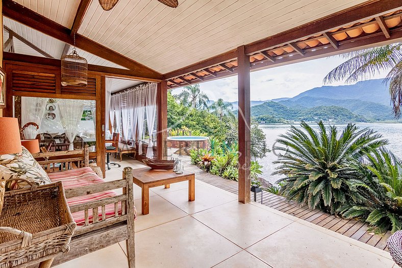 Luxury villa in Angra dos Reis for seasonal rental