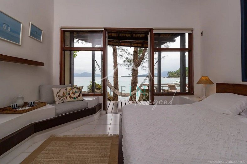 Luxury villa on the island of Gipóia in Angra dos Reis