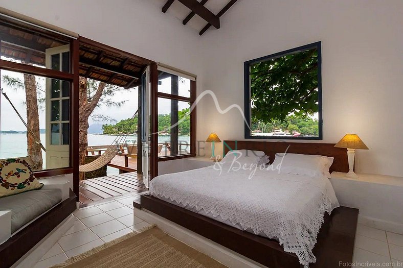 Luxury villa on the island of Gipóia in Angra dos Reis