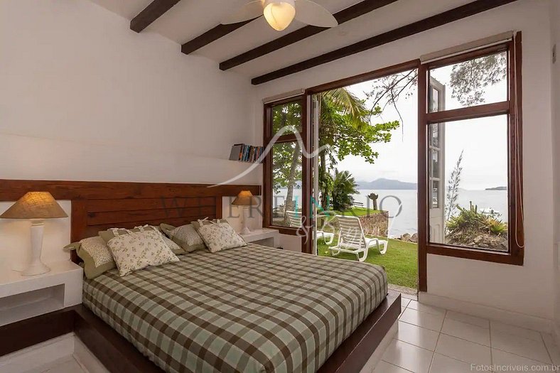 Luxury villa on the island of Gipóia in Angra dos Reis