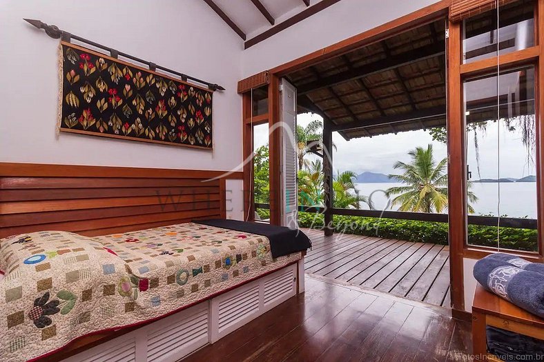 Luxury villa on the island of Gipóia in Angra dos Reis