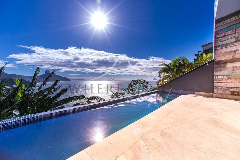 Maison de 1200m2 avec piscine à louer pour les vacances à Jo