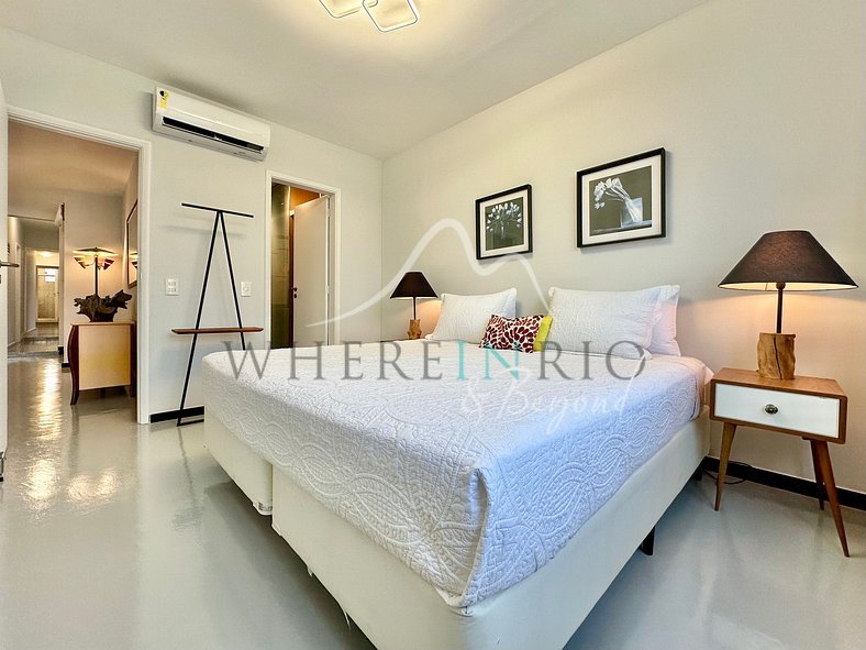 Ocean view Apartment at Posto 6 in Copacabana