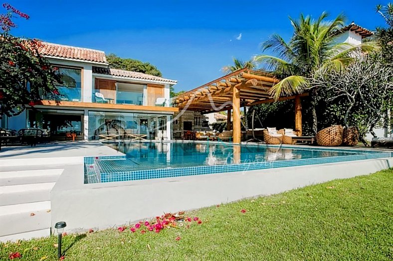 Oceanfront mansion in Búzios for vacation